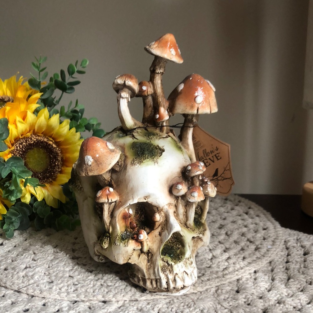 Mushroom Skull Decor - Resin Accent